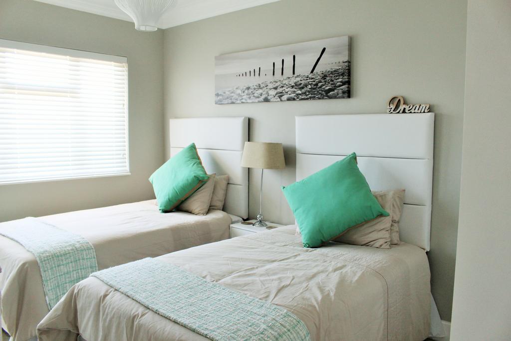 Blouberg Beachfront Apartment Bloubergstrand Zimmer foto