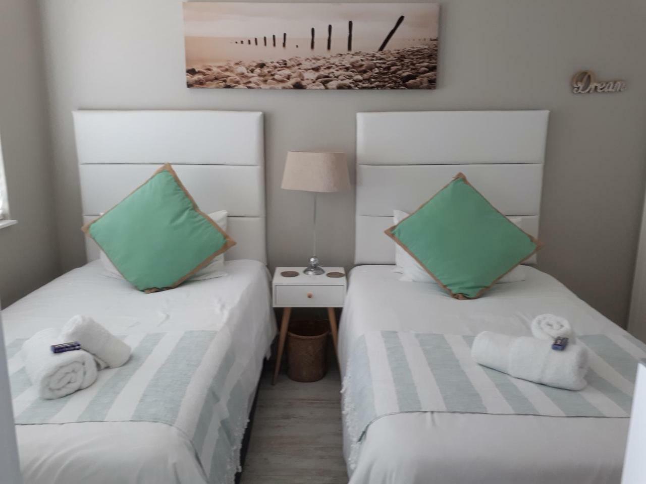 Blouberg Beachfront Apartment Bloubergstrand Exterior foto